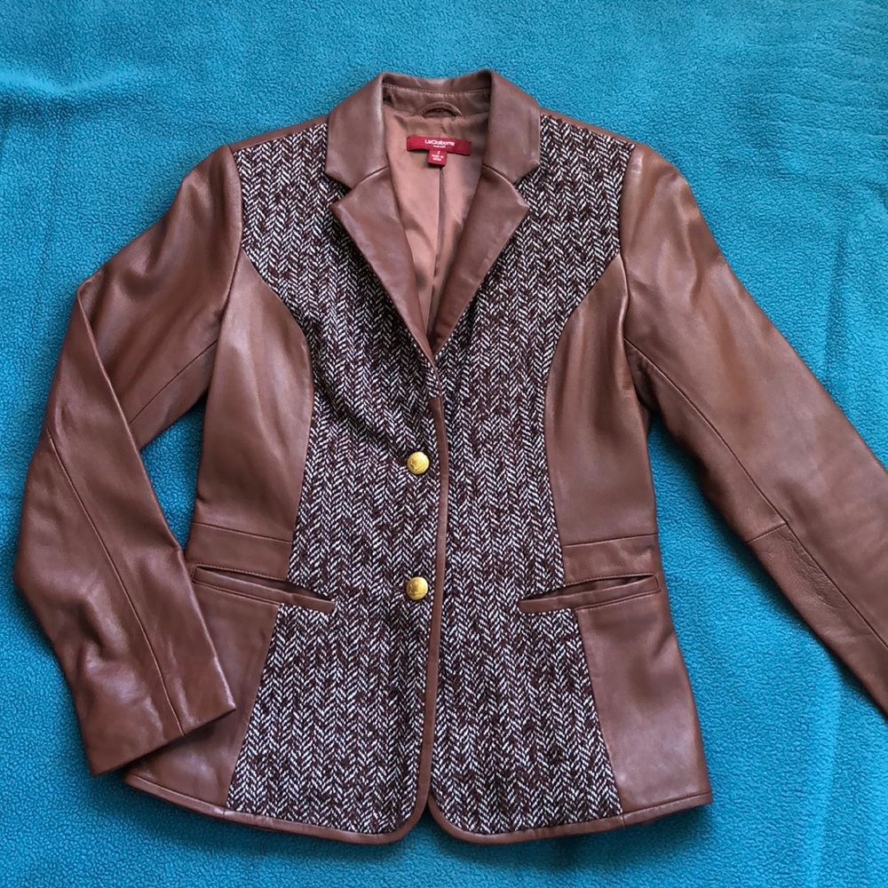 Loved it but lost interest.  Worn 2x.